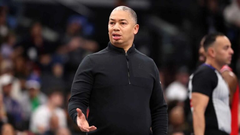 Team officials held a meeting with Tyronn Lue when the Chauncey Billups scandal broke
