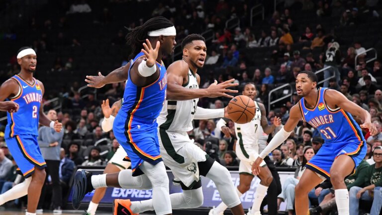 Carmelo Anthony urges Sam Presti to get Giannis traded