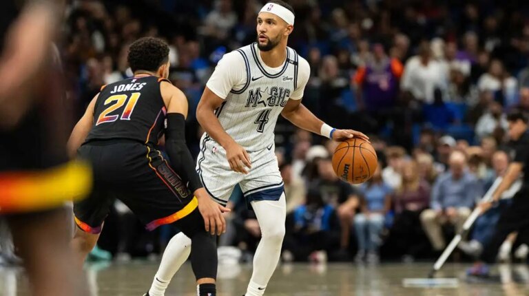 Jalen Suggs has a hip contusion after leaving the NBA Cup