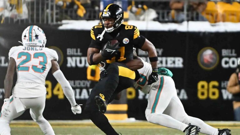 Jonnu Smith surprises Dolphins defense with rushing TD