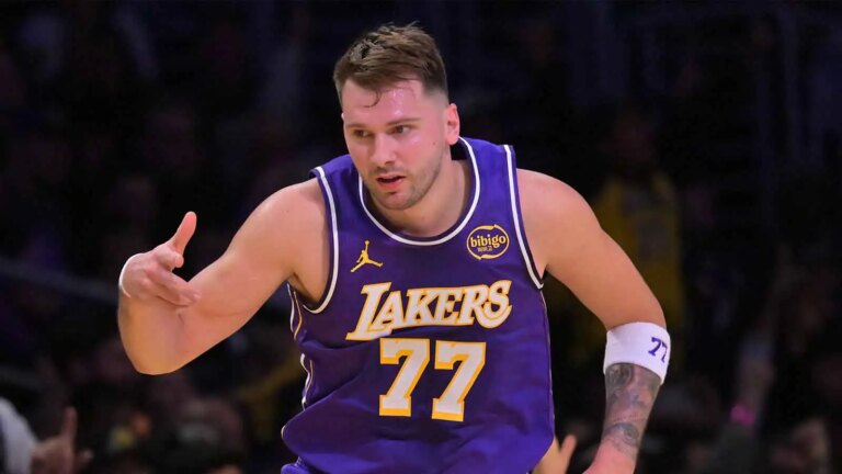 Luka Dončić will play on Christmas Day against the Rockets