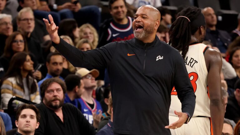 JB Bickerstaff took a subtle shot at the officials after the Mavericks loss