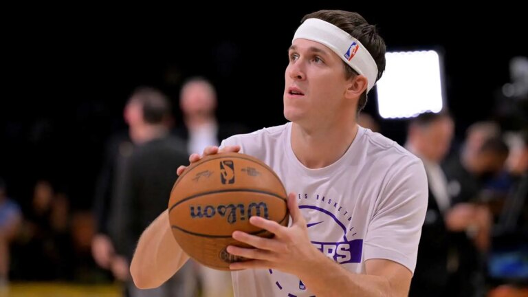 Is Austin Reeves coming back tonight? Lakers vs. Nets injury report
