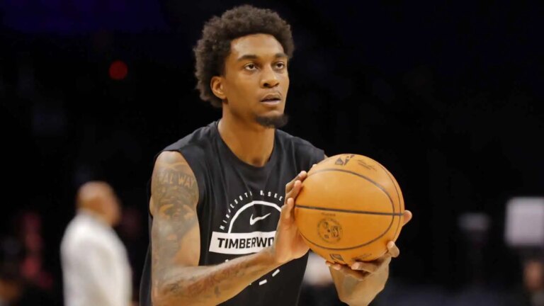 Jaden McDaniels finished the rest of the Bucks game with an injury