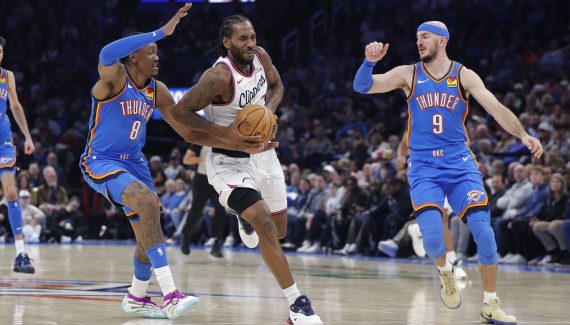 Faced with pressure from the Thunder, a turnover fest for the Clippers