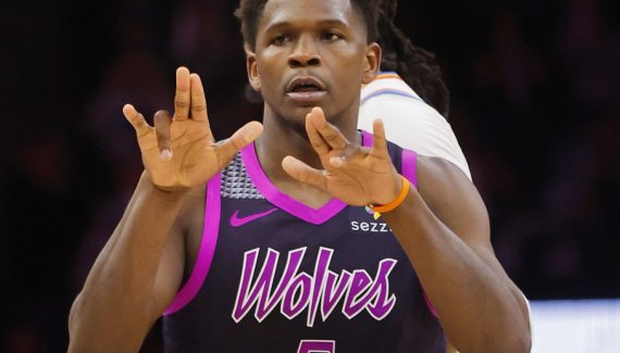 Anthony Edwards responded to criticism!