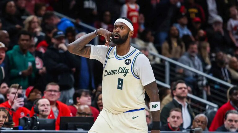 Bobby Portis, Cason Wallace get into a heated argument after a hard foul