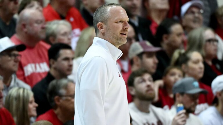 Indiana basketball player Darian DeVries had a dejected reaction to Nebraska’s collapse