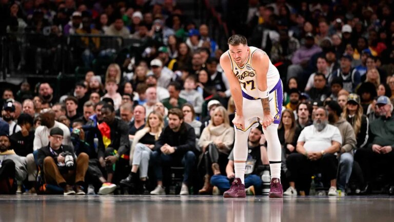 Luka Dončić hilariously changes the jerseys of Nadži Maršal