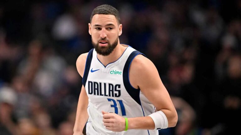 Klay Thompson hits a crazy trick before the Jazz showdown