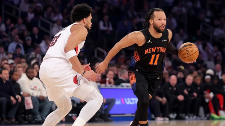 Jalen Brunson surpassed 10,000 career points with a free throw against the Blazers