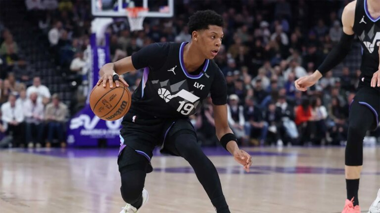 Ace Bailey stuns fans with tomahawk shot against Nets