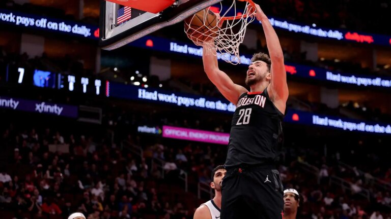 Watch Alperen Sengun show off 2 players with a mid-spin