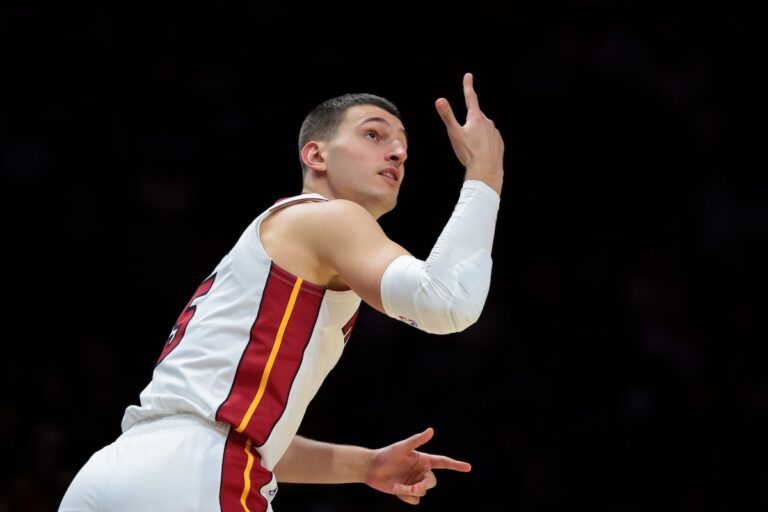 A start for Nikola Jovic in the heart of a period of doubt