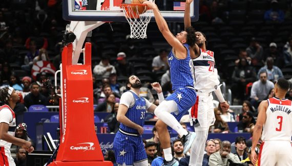 Disappointed with his starters, Jamahl Mosley preferred to leave the subs in the game