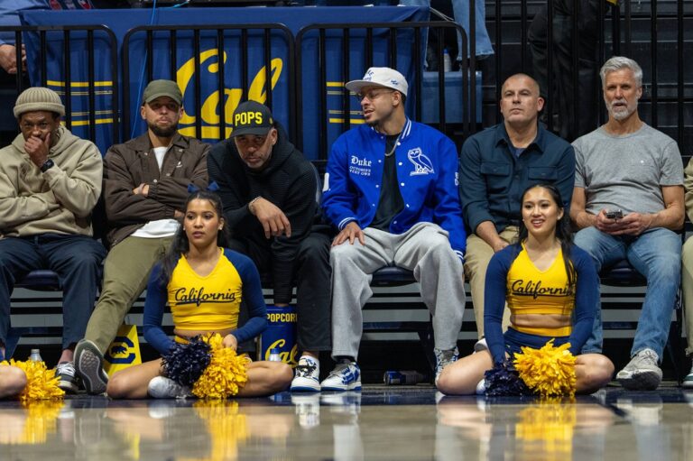 Seth and Stephen Curry are very happy for their father