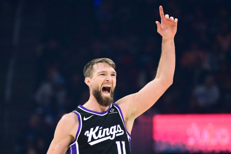 Domantas Sabonis courted more and more?