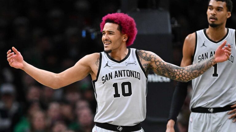 Jeremy Sochan did not see eye to eye with Spurs’ Mitch Johnson