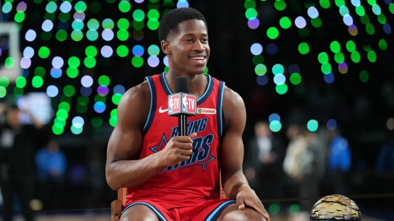 Fans celebrate VJ Edgecombe for Rising Stars MVP win