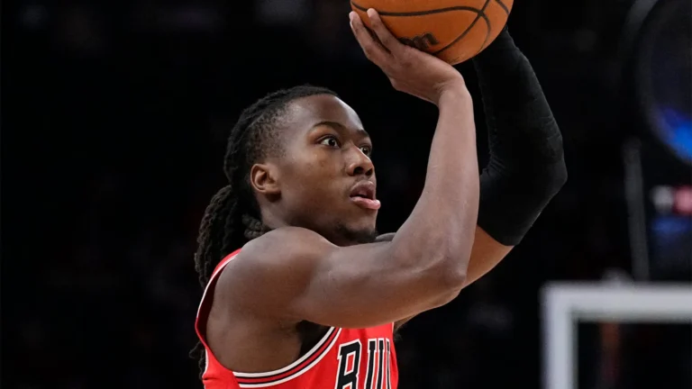 Chicago continues its overhaul with Ayo Dosunmu’s trade to the Timberwolves amid Giannis’ latest push