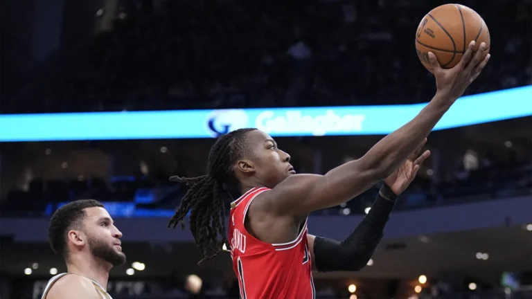 Ajo Dosunmu trades grades for Bulls-Timberwolves 4-player, 4-pick deal