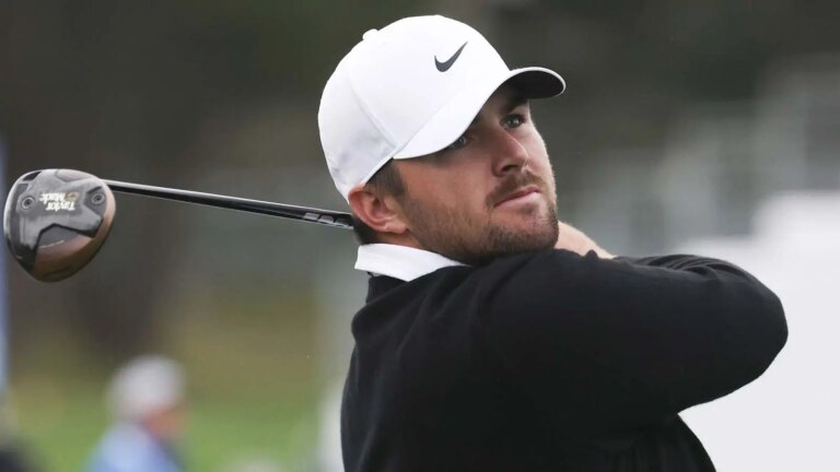 Chris Gutterup reacts to advice from Austin Reeves, Blake Griffin