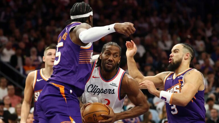 Kawhi Leonard runs through the Suns defense for a massive dunk