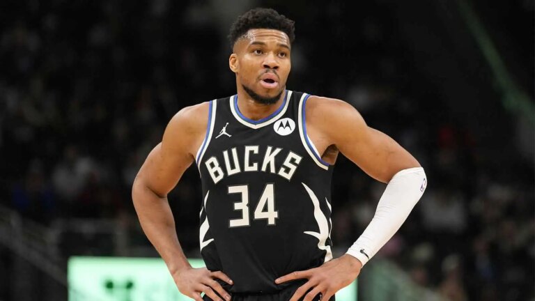 Warriors ‘aware’ Giannis may not be excited about trading for Durant