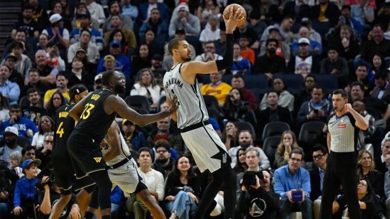 Watch Draymond Green and Wembey go head-to-head