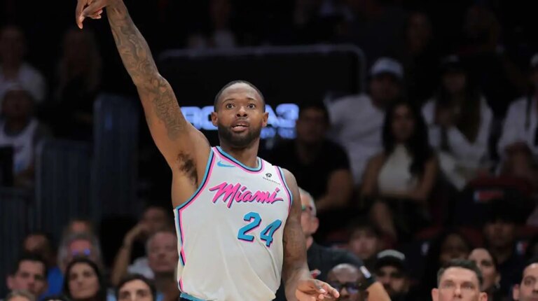 Phoenix signs a multi-year contract with Highwood Highsmith