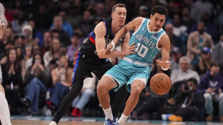 Duncan Robinson called out during the Hornets’ scrimmage