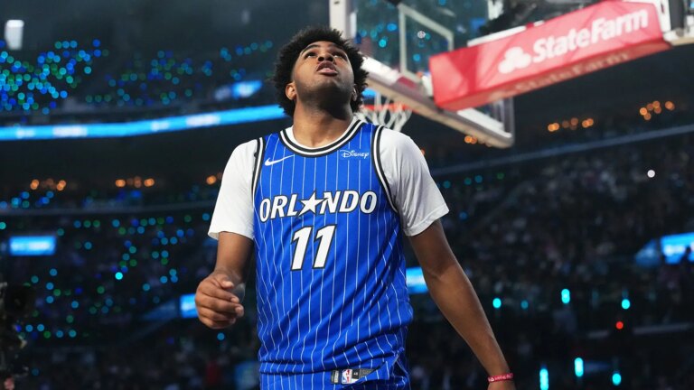 Jace Richardson gets thrown out in a terrifying missed dunk contest attempt