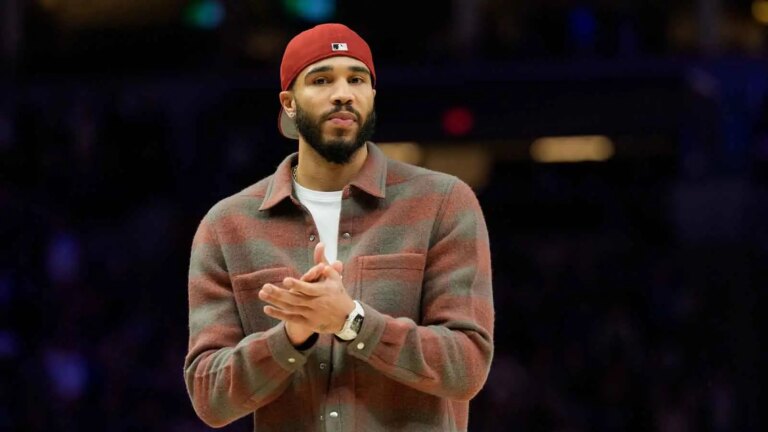 Brad Stevens explains the “no pressure” approach to Jayson Tatum’s return from injury