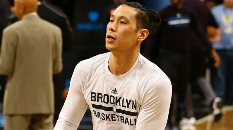 Jeremy Lin hits 8 points in the All-Star Game of Fame