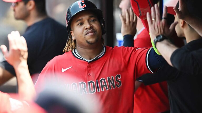 Steven Vogt drops Jose Ramirez’s “unbelievable” shot after overtime