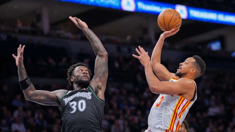 Julius Randle tied Kevin Love on the all-time list in the win against the Hawks