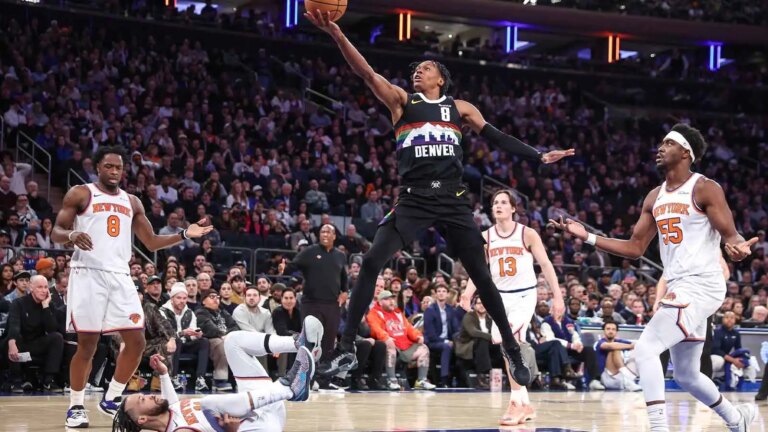 Peyton Watson leaves the Knicks game with a potentially serious injury