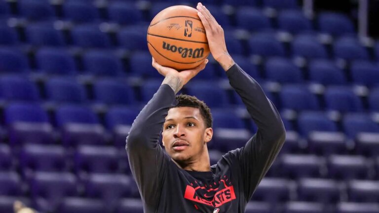 Jabari Smith leaves the Magic game with an apparent ankle injury