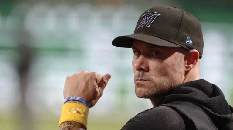 Texas signs two-time World Series champion