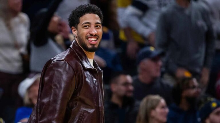 Tyrese Haliburton reacts to Houston’s massive sack at Iowa State