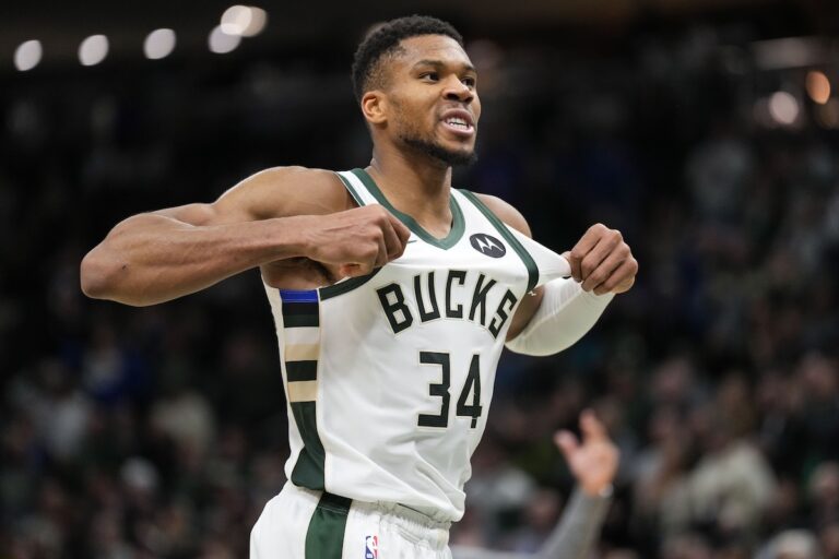“Green blood”, Giannis Antetokounmpo reaffirms his loyalty to the Bucks