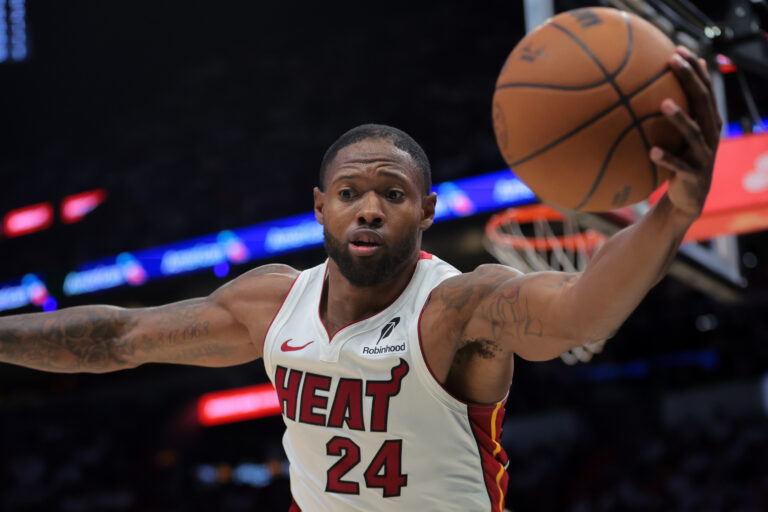 Highwood Highsmith rebound a Phoenix