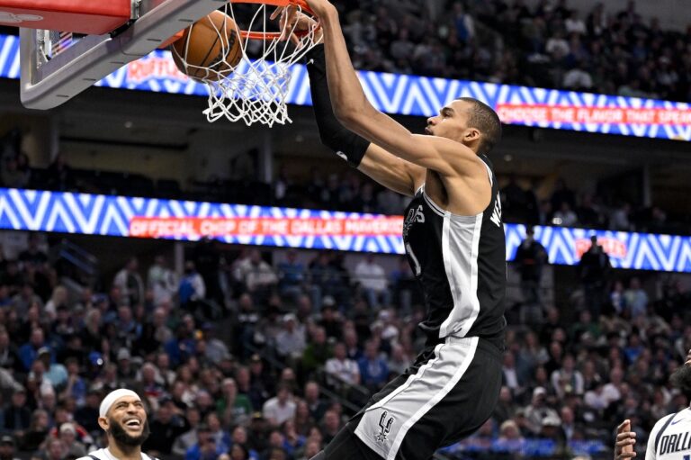 MVP of the night | Victor Wembanyama punishes the Mavs from long range and then close to the circle