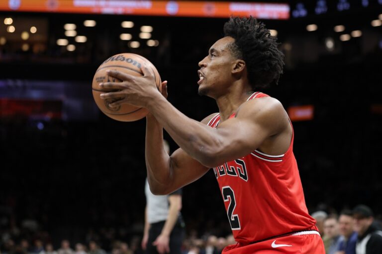 Colin Sexton penalized for the middle finger… in the circle