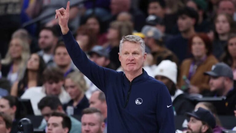 Steve Kerr has ‘fingers crossed’ for Kristaps Porzingis injury update