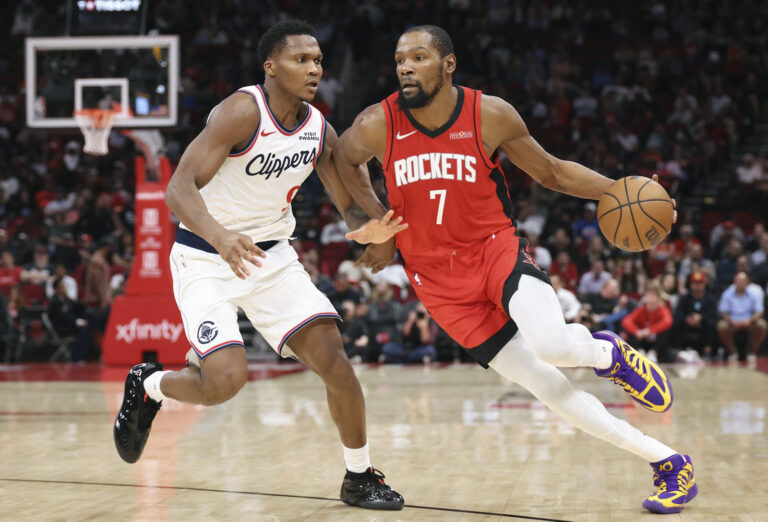 The Rockets outscored the Clippers in the fourth quarter