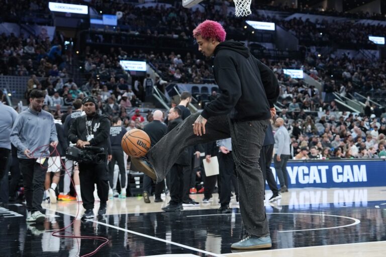 Jeremy Sochan will join the Knicks until the end of the season