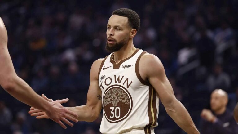 The team announces a new timetable for Stephen Curry due to injury