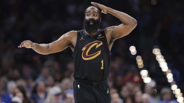 James Harden admits exactly why he didn’t undergo surgery to repair his broken thumb