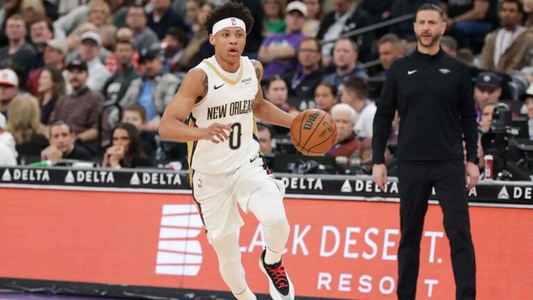 Jeremiah Fears uses a new offensive wrinkle to close out the Wildcats’ rookie season